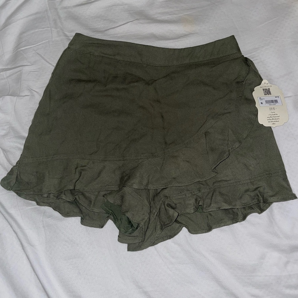 Size small Altar’d state skort